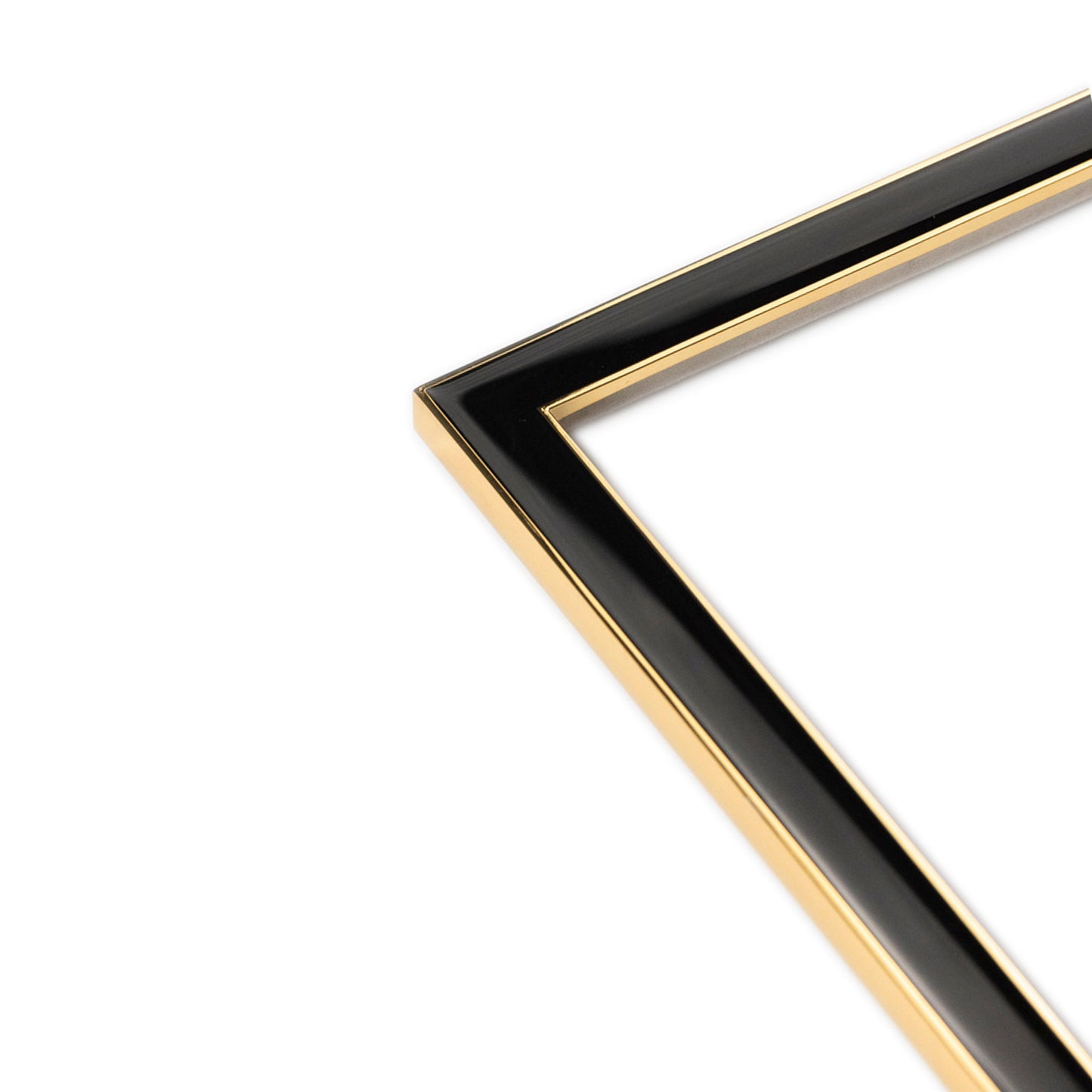 Black Enamel Photo Moment