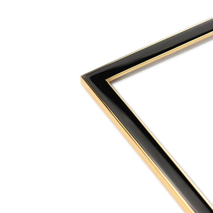 Black Enamel Photo Moment